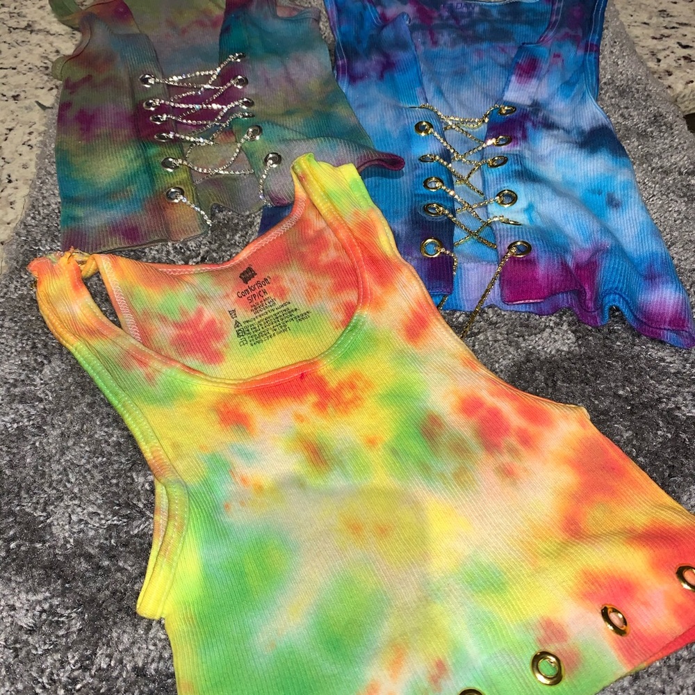 Tye dye chain crop tops